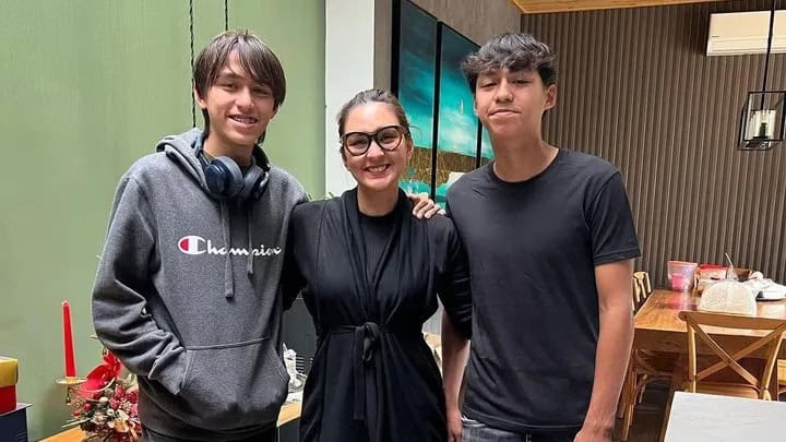 Diego Sinathrya Gagal Lolos Timnas Indonesia U-16, Begini Pesan Menyentuh Donna Agnesia untuk Putra Tercinta