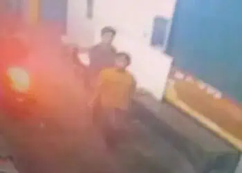 Sadis, Sedang Jalan Bersama, Sopir Angkot di Cibodas Gorok Leher Temannya