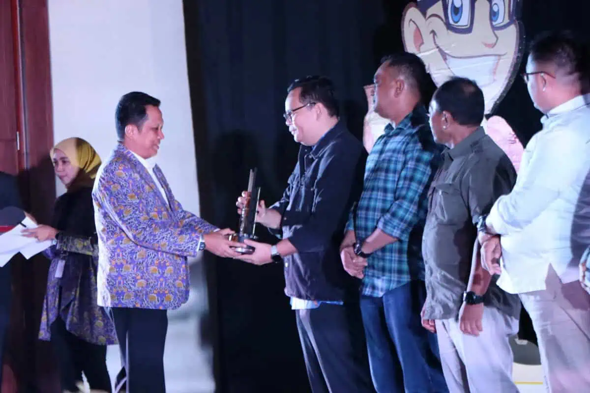 Pj Bupati Sebut Kabupaten Tangerang Masuk Tiga Besar Pendapatan Pajak Tertinggi Pj Bupati Sebut Kabupaten Tangerang Masuk Tiga Besar Pendapatan Pajak Tertinggi