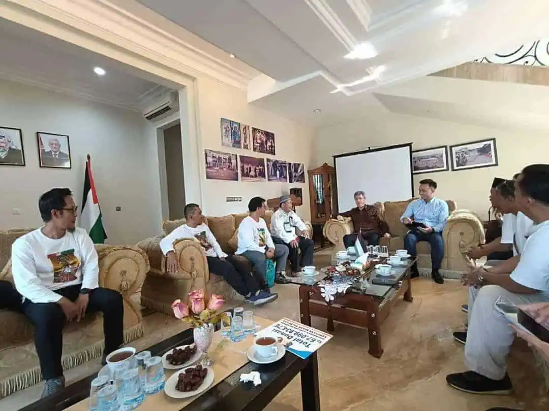Donasi Untuk Palestina, Pengurus ILUNI 80 Serahkan Langsung ke Kantor Kedutaan Palestina Donasi Untuk Palestina, Pengurus ILUNI 80 Serahkan Langsung ke Kantor Kedutaan Palestina