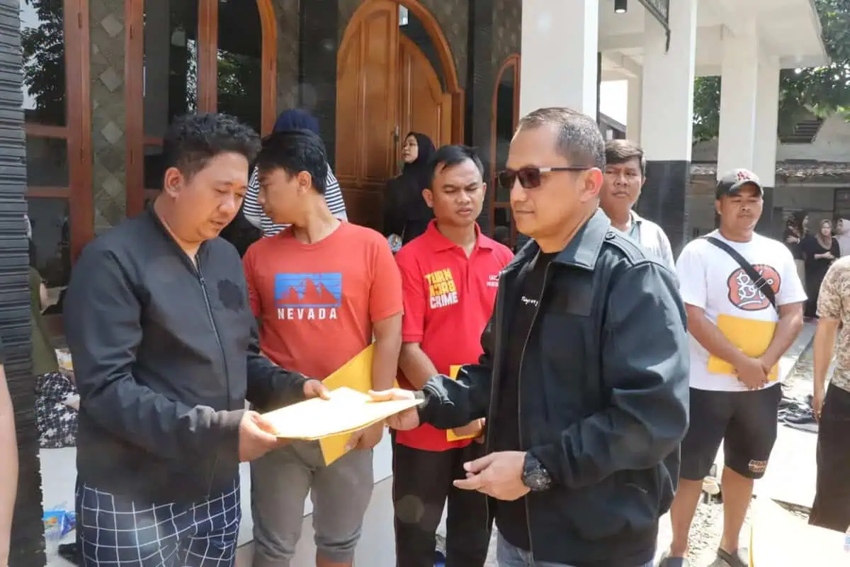 10 Unit Bangunan Asrama Polsek Balaraja Ludes Terbakar Diduga Akibat Arus Pendek Listrik 10 Unit Bangunan Asrama Polsek Balaraja Ludes Terbakar Diduga Akibat Arus Pendek Listrik
