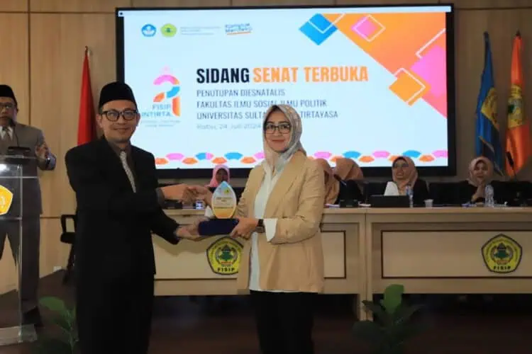 Airin Raih Penghargaan Kepala Daerah Perempuan Terbaik