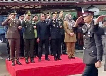 Jajaran Pejabat Forkopimda Kabupaten Pandeglang, mengikuti Upacara Puncak HUT Bhayangkara ke 78, di Alun - alun Berkah, Senin (1/7/2024). (ADIB FAHRIE/SATELITNEWS.COM)