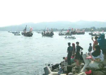 Suasana Ruat Laut, di Kecamatan Carita, Kabupaten Pandeglang, Rabu (24/7/2024). (ISTIMEWA)