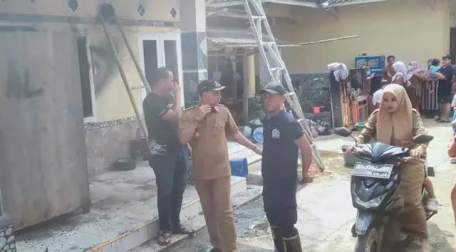 Rumah Guru di Lebak Hangus Terbakar