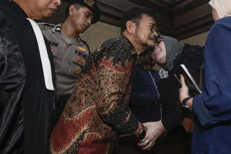 SYL Pasrah Divonis 10 Tahun Penjara