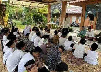 Tradisi, Arief Wismansyah dan Keluarga Santuni Puluhan Yatim dan Duafa