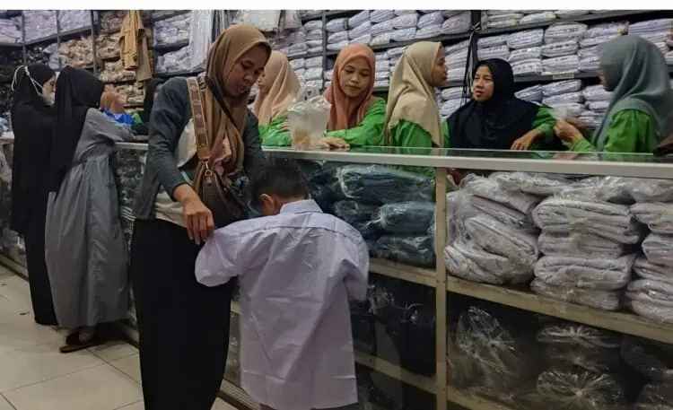 Omzet Toko Perlengkapan Sekolah di Tangsel Melonjak