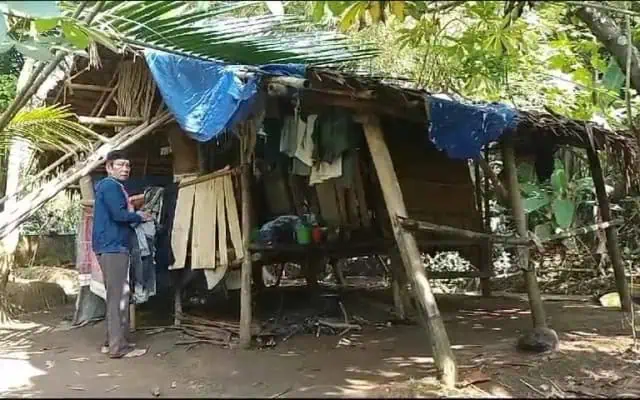 Nelangsa, Lansia dari Lebak Ini Tinggal Sebatang Kara di Gubuk Nyaris Roboh