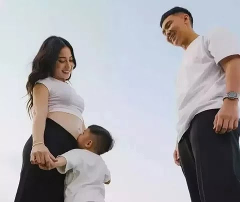 Hamil Anak Kedua, Nikita Willy Sempet Jalan-Jalan dan Angkat Koper