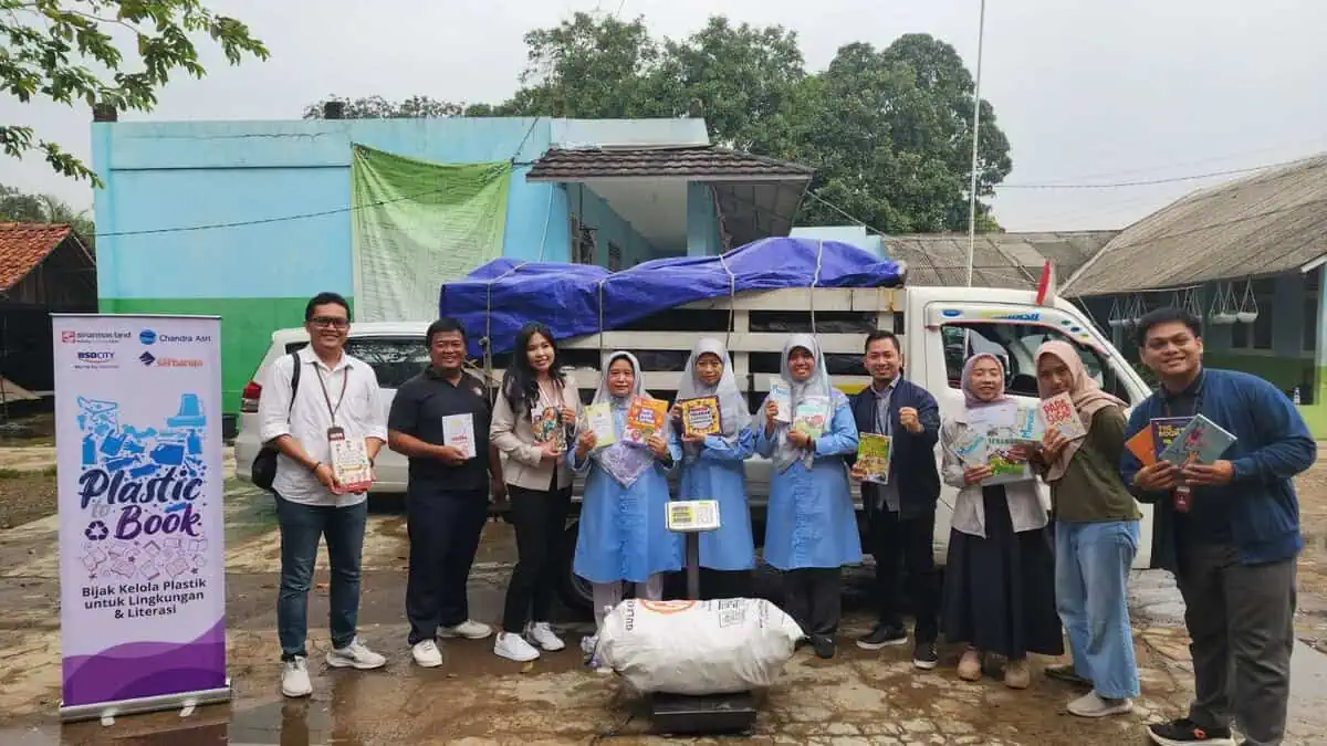 Tukarkan Sampah Plastik dengan Bahan Pangan dan Buku, Sinar Mas Land Dorong Masyarakat Kelola Sampah Melalui Program Plastic to Food dan Plastic to Book Tukarkan Sampah Plastik dengan Bahan Pangan dan Buku, Sinar Mas Land Dorong Masyarakat Kelola Sampah Melalui Program Plastic to Food dan Plastic to Book