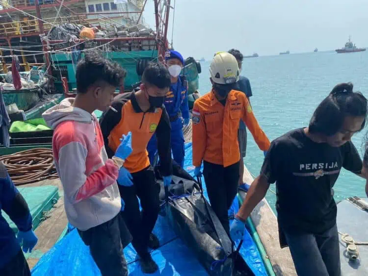 Enam Nelayan Tewas di Kapal, Ini Gejala Yang Mereka Alami