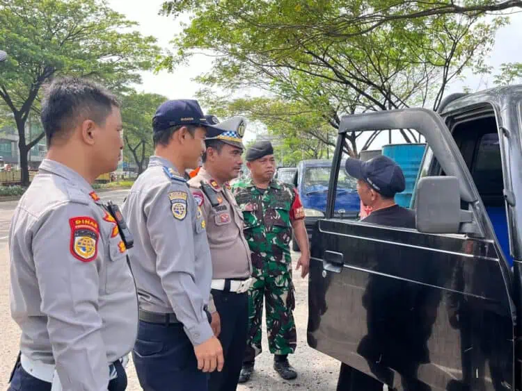 Dinas Perhubungan Razia Angkutan di Cisauk, 23 Kendaraan Kena Tilang