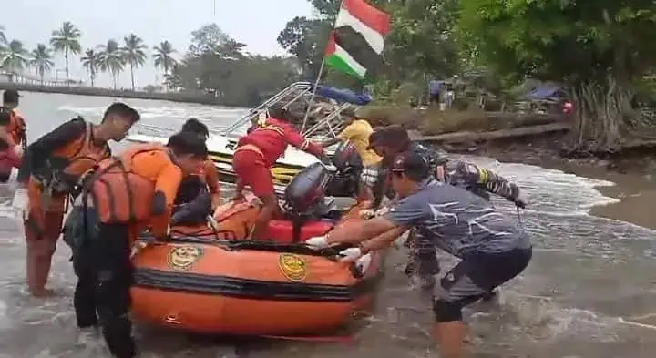 Wisatawan Yang Tenggelam di Pantai Lippo Carita Pandeglang, Ditemukan Tak Bernyawa
