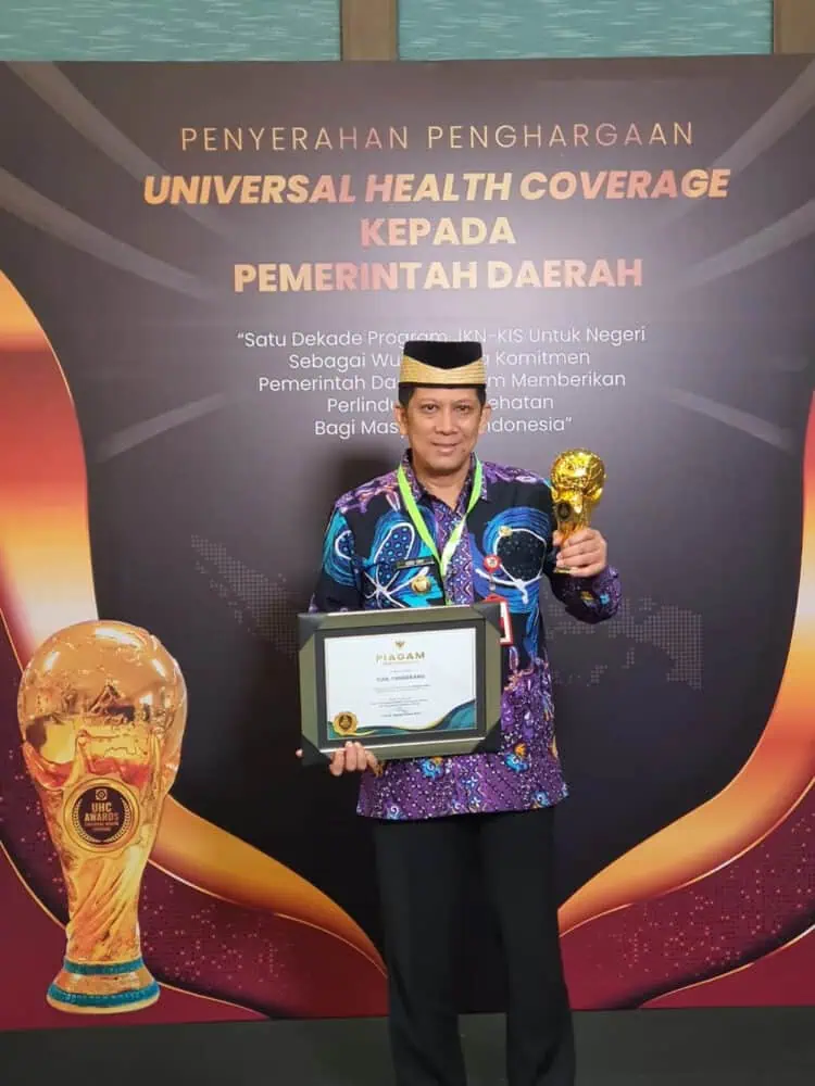 Penuhi Cakupan Jamkes, Pemkab Tangerang Diganjar Penghargaan UHC