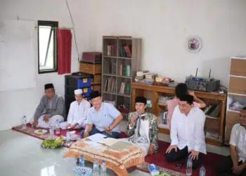 Balon Wagub Banten, Dimyati Natakusumah, kunjungi salah satu Ponpes di Banten,belum lama ini. (ISTIMEWA)