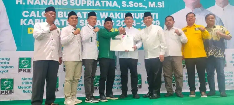 Andika - Nanang, menerima SK Rekomendasi dukungan dari PKB. (ISTIMEWA)