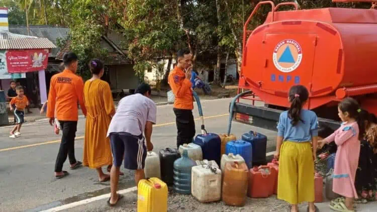 Puluhan Ribu Liter Air Bersih Didistribusikan ke Masyarakat Pandeglang