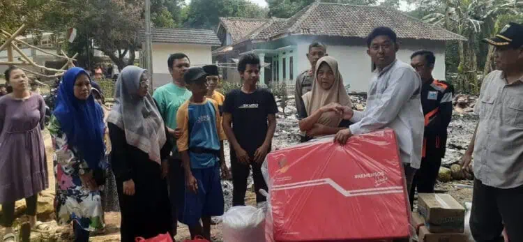 Diduga Korsleting Listrik, Tiga Rumah Warga Tenjolahang Pandeglang Terbakar
