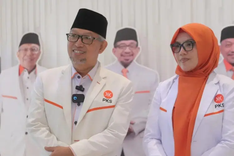 Resmi! Ruhamaben-Shinta Kantongi Formulir B1KWK PKS untuk Pilkada Tangsel