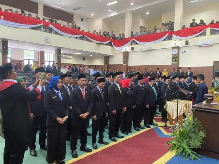 50 Anggota DPRD Pandeglang Terpilih Dilantik, Gunawan Jadi Ketua Sementara 