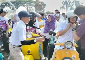 Disemarakkan Arak-arakan, Mad Romli-Irvansyah dan Maesal-Intan Resmi Mendaftar
