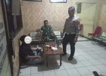 Sopir truk kontainer hang diduga mabuk berat, diamankan ke Mapolsek terdekat. Karena, tabrak 2 motor dan 1 pemotor diantaranya tewas seketika. (ISTIMEWA)