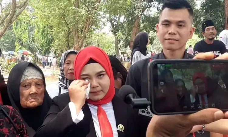 Dari Penjual Sayur, Tika Kartika Sari Kini Jadi Anggota DPRD Lebak