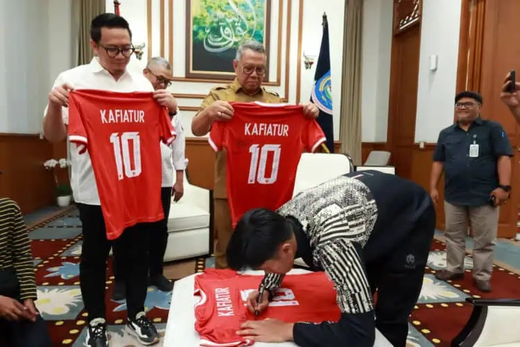Bawa Indonesia Juara AFF U-19, Benyamin Harap Jejak Kafiatur Ditiru