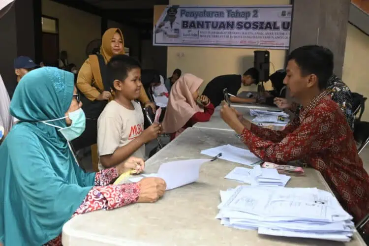 2.866 Keluarga Terima Bantuan Sosial Jilid II dari Pemkot Tangerang
