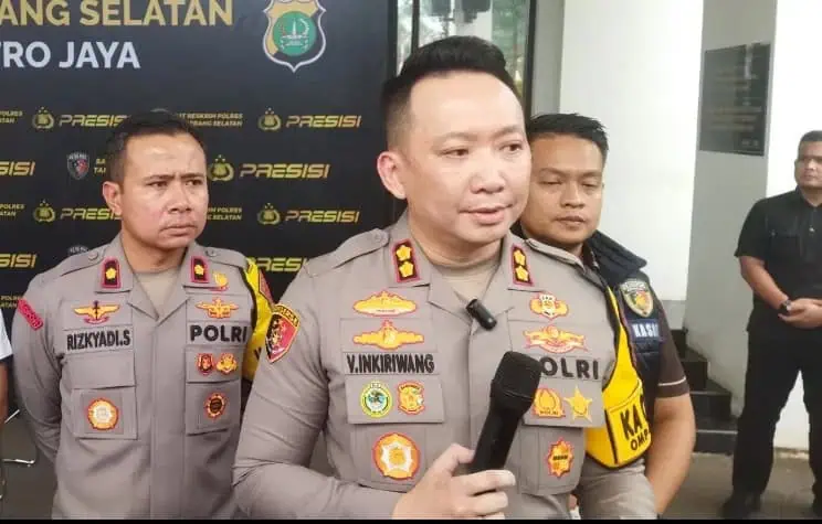 Kapolres Tangsel, AKBP Victor Danil Hendri Inkiriwang saat menggelar konferensi pers di Mapolres Tangsel. (EKO SETIAWAN/SATELITNEWS)