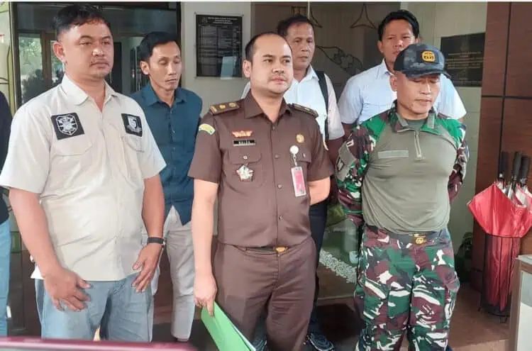 Heboh Terdakwa Pakai Seragam TNI saat Sidang di PN Tangerang, Kejari Bilang Begini