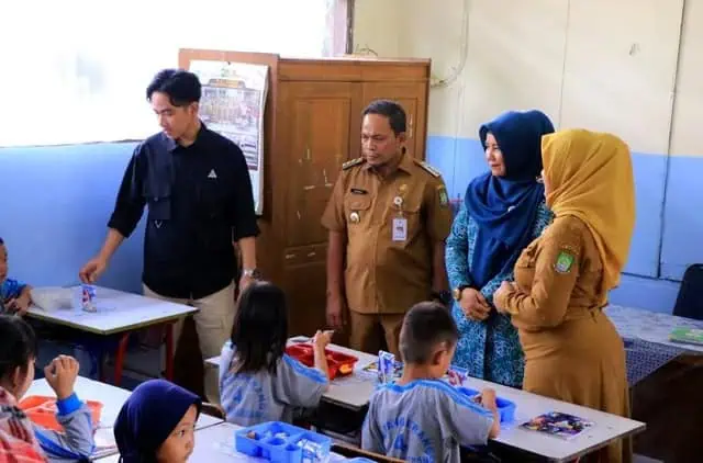 Uji Coba Program MBG di Kota Tangerang Dimulai, Gibran: Packagingnya Tidak Pakai Plastik