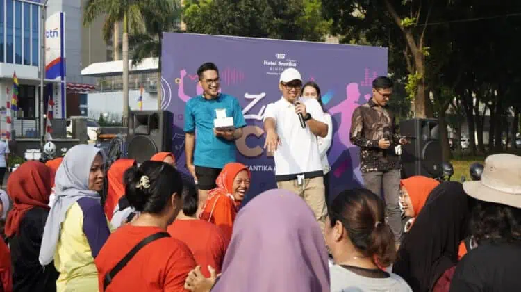 Sehat Bersama di Car Free Day Hotel Santika Premiere Bintaro