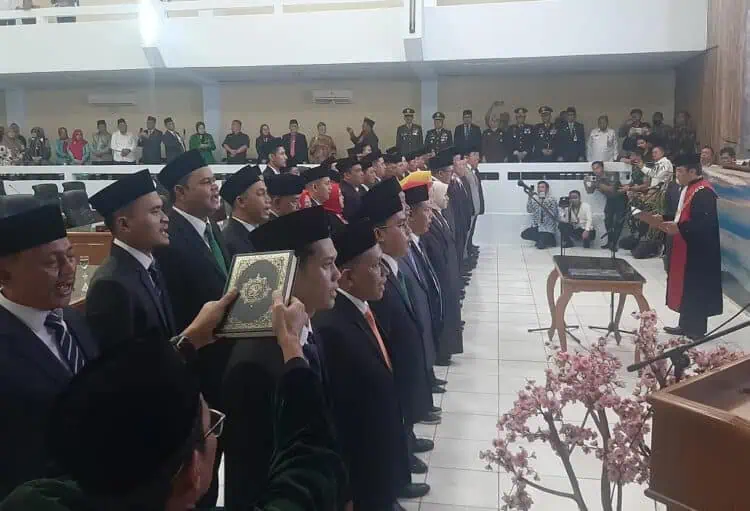 50 Anggota DPRD Lebak Diambil Sumpah Jabatan