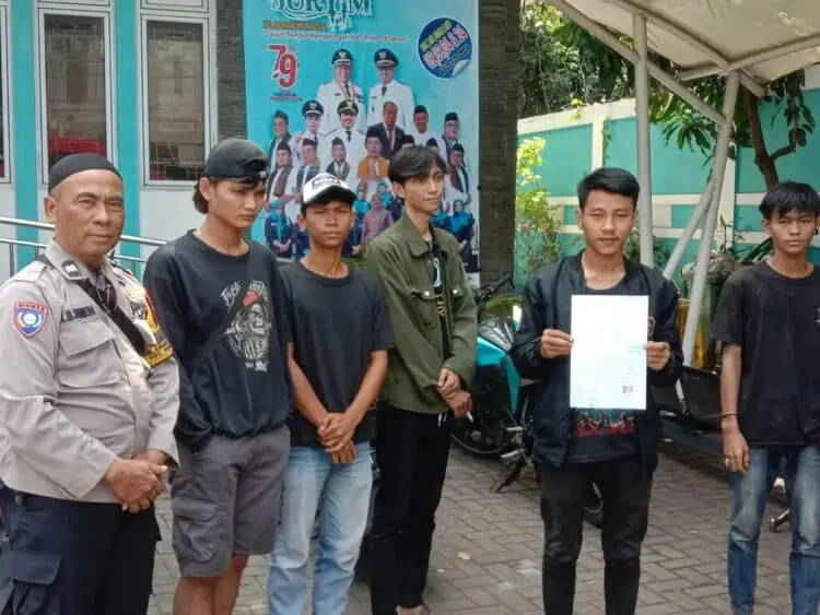 Curi Rokok di Pondok Aren, Pedagang Tahu Bulat Disanksi Bersihkan Masjid