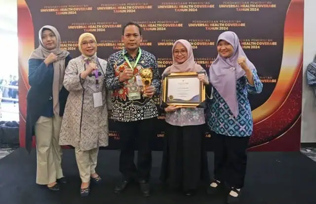 Lampaui Target UHC Nasional, Pemkot Tangerang Kembali Sabet UHC Award