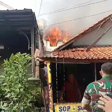 Duh.., Mobil Damkar Lebak Mendadak Mogok Saat Menuju Lokasi Kebakaran Duh.., Mobil Damkar Lebak Mendadak Mogok Saat Menuju Lokasi Kebakaran