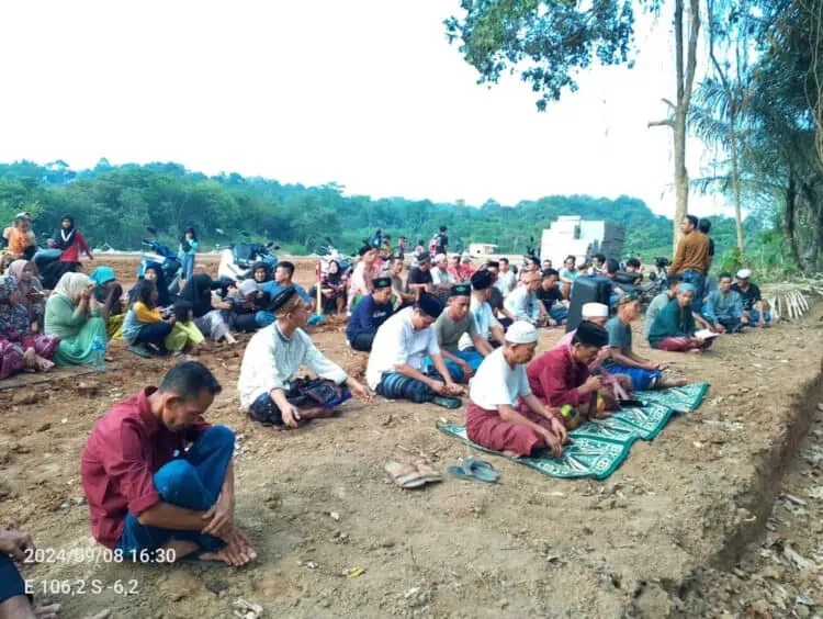 Tanah Pemakaman Umum Dijualbelikan, Warga Cireundeu Kabupaten Serang Unjuk Rasa