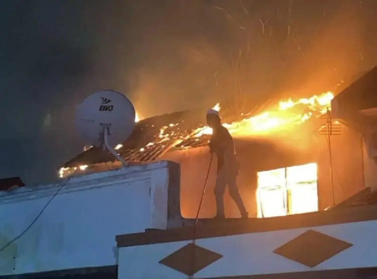Rumah Dua Lantai di Binong Permai Hangus Terbakar, Kerugian Capai Setengah Miliar