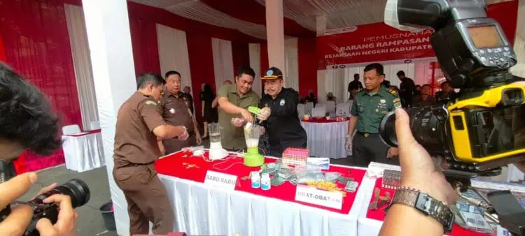 Kejari Kabupaten Tangerang Musnahkan Barang Bukti dari 48 Perkara