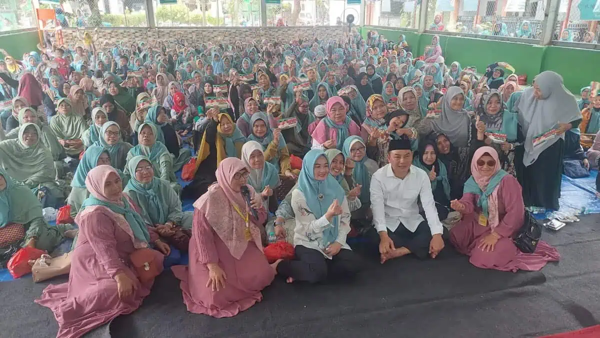 900 Warga Perum Walet Pasar Kemis Kompak Dukung Mad Romli-Irvansyah 900 Warga Perum Walet Pasar Kemis Kompak Dukung Mad Romli-Irvansyah