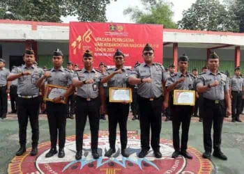 Kepala Rutan Kelas I Tangerang Berikan Penghargaan kepada Pegawai Berprestasi