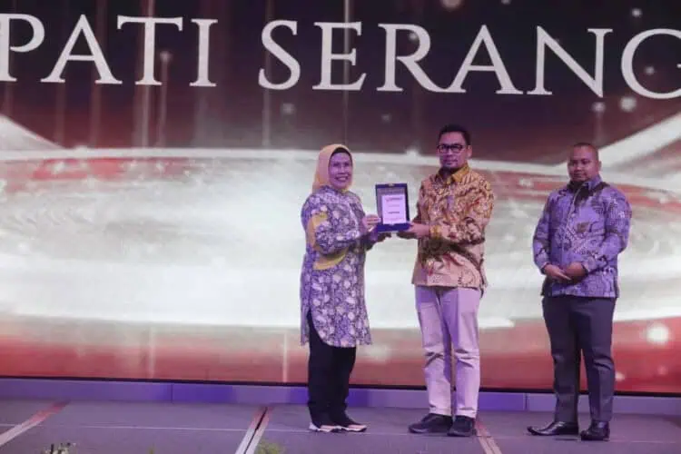 Bupati Tatu Hingga Pokja Wartawan Raih Penghargaan dari Bawaslu