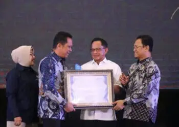 Pemkab Tangerang Raih Penghargaan Anindita Wistara Data dari Badan Pusat Statistik