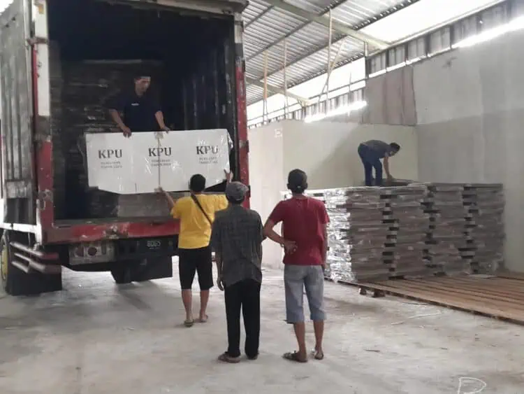 Bilik suara untuk Pilkada Pandeglang, dikumpulkan di gudang logistik KPU Pandeglang. (ISTIMEWA)