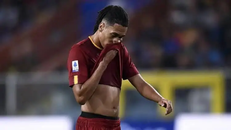 AS Roma Lepas Smalling ke Klub Arab
