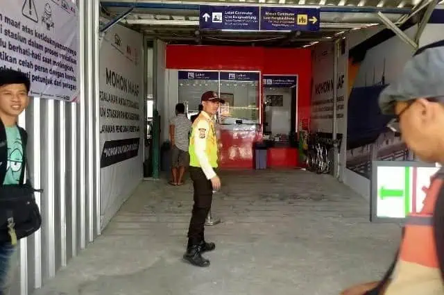 Penyesuaian Jalur Masuk Peron Stasiun Rangkasbitung Sempat Membingungkan Penumpang