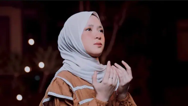 Lirik Lagu Ya Robbi Salimna - Nissa Sabyan