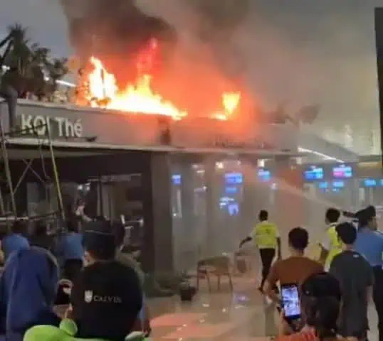 Tenant di Bandara Soekarno Hatta Terbakar, Pihak AP ll Minta Maaf